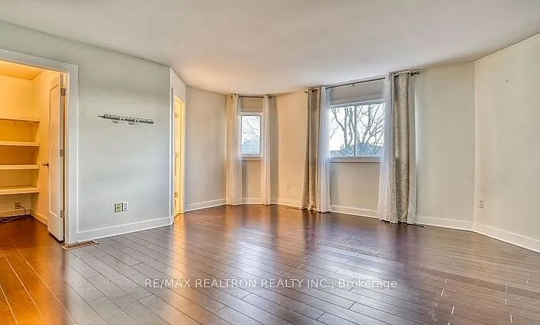 90 Oke Rd #MAIN FLOOR — Photo 18