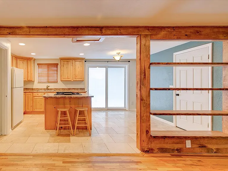 3314 S Meadowlark Dr — Photo 4