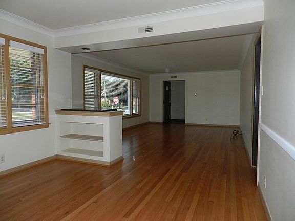 5th image of 8755 S Fairfield Ave