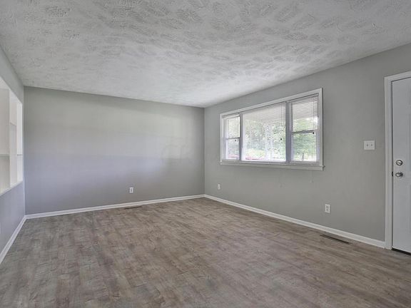 4th image of 4289 E Livingston Ave