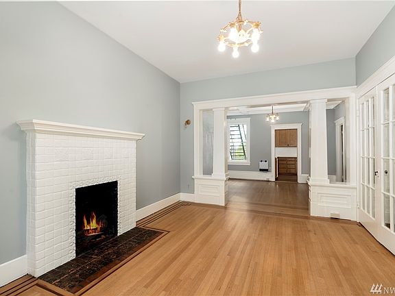 4th image of 2909A Franklin Ave E