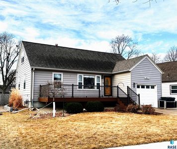 1417 W Sunset Dr, Sioux Falls, SD, 57105