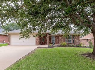 1215 Skyline Ct, College Station, TX 77845