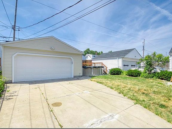 3rd image of 13812 Oak Park Blvd