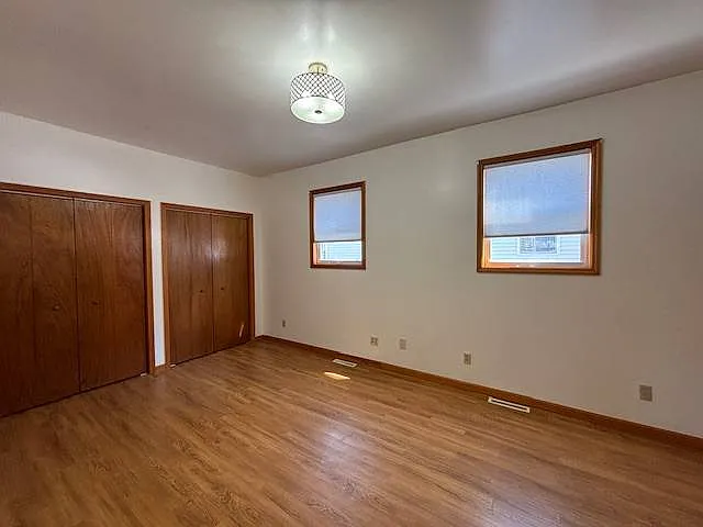 527 Alexander St — Photo 8