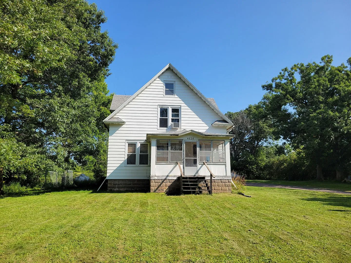 Private 4-Bedroom Farm Home on Large Lot with Screened Porch — Photo 1