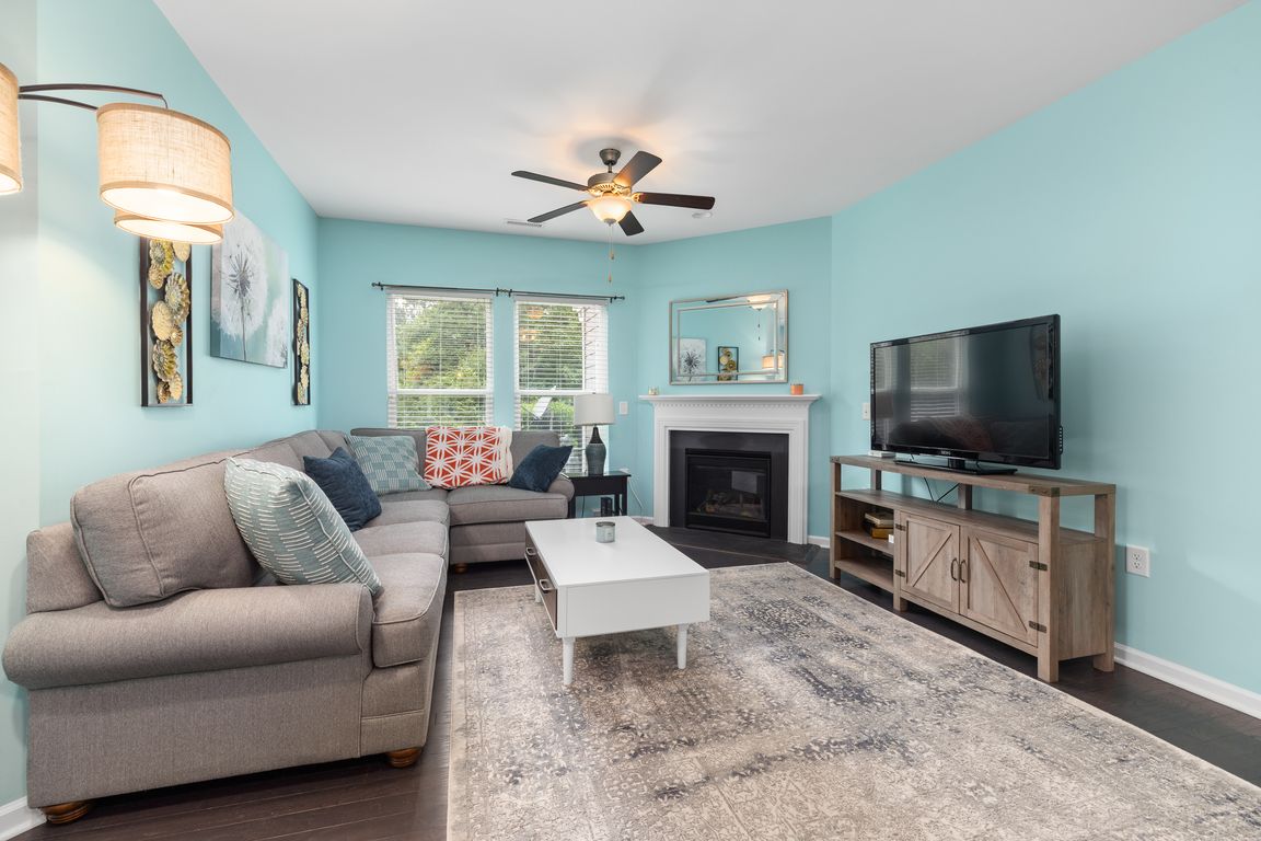 next background image