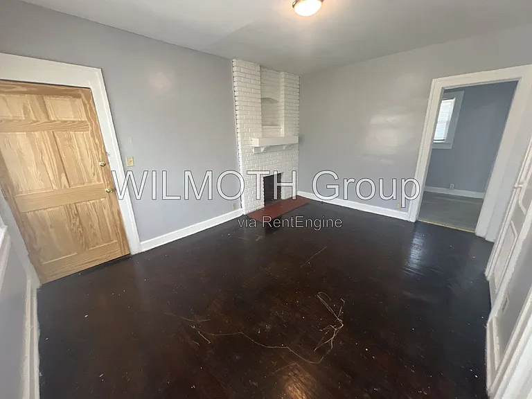 634 E 37th St #4 — Photo 4