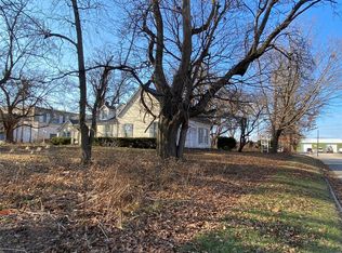 109 E Chestnut St, Gillespie, IL