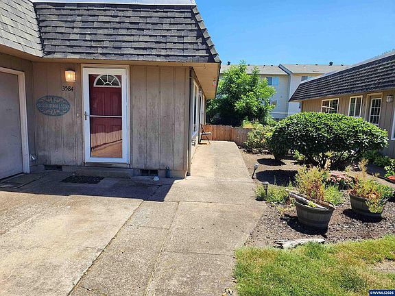 2nd image of 3584 Chiefs Ct NE