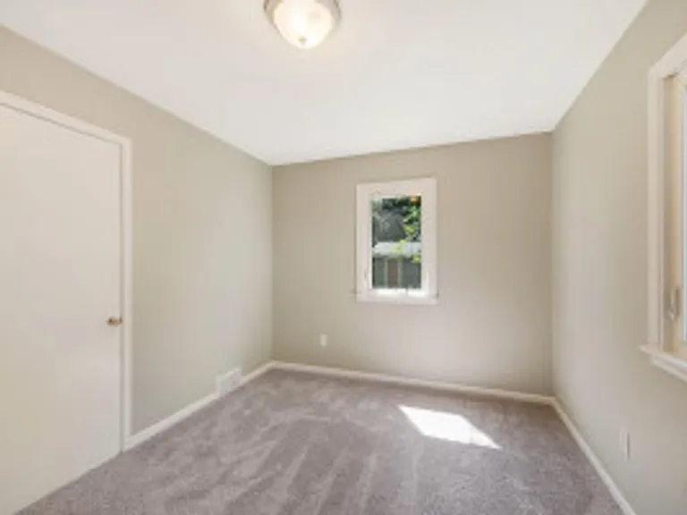 996 Fremont Ave — Photo 11