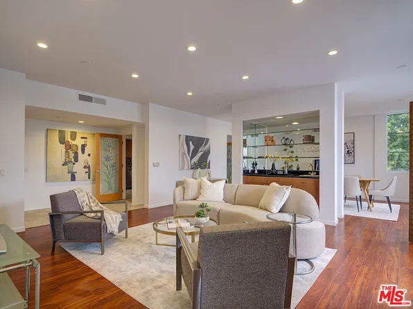 235 S Reeves Dr Unit 305, Beverly Hills, CA 90212