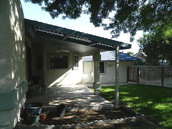 Covered Back Patio 
