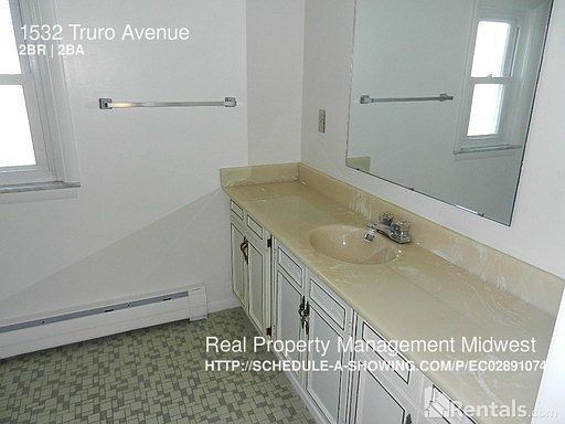 5th image of 1532 Truro Ave