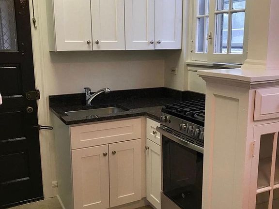 3rd image of 4235 N Hermitage Ave #4235-1/2-3