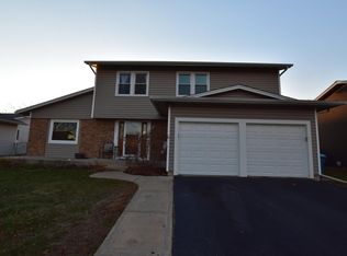 1260 Arrowwood Ct, Aurora, IL 60504