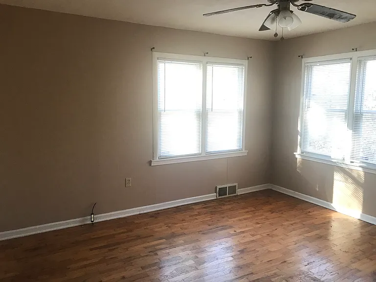 9122 McGee St — Photo 5