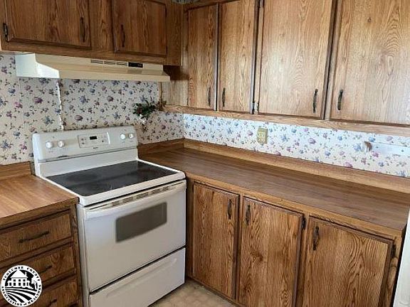 3rd image of 17375 Valley Oak Dr