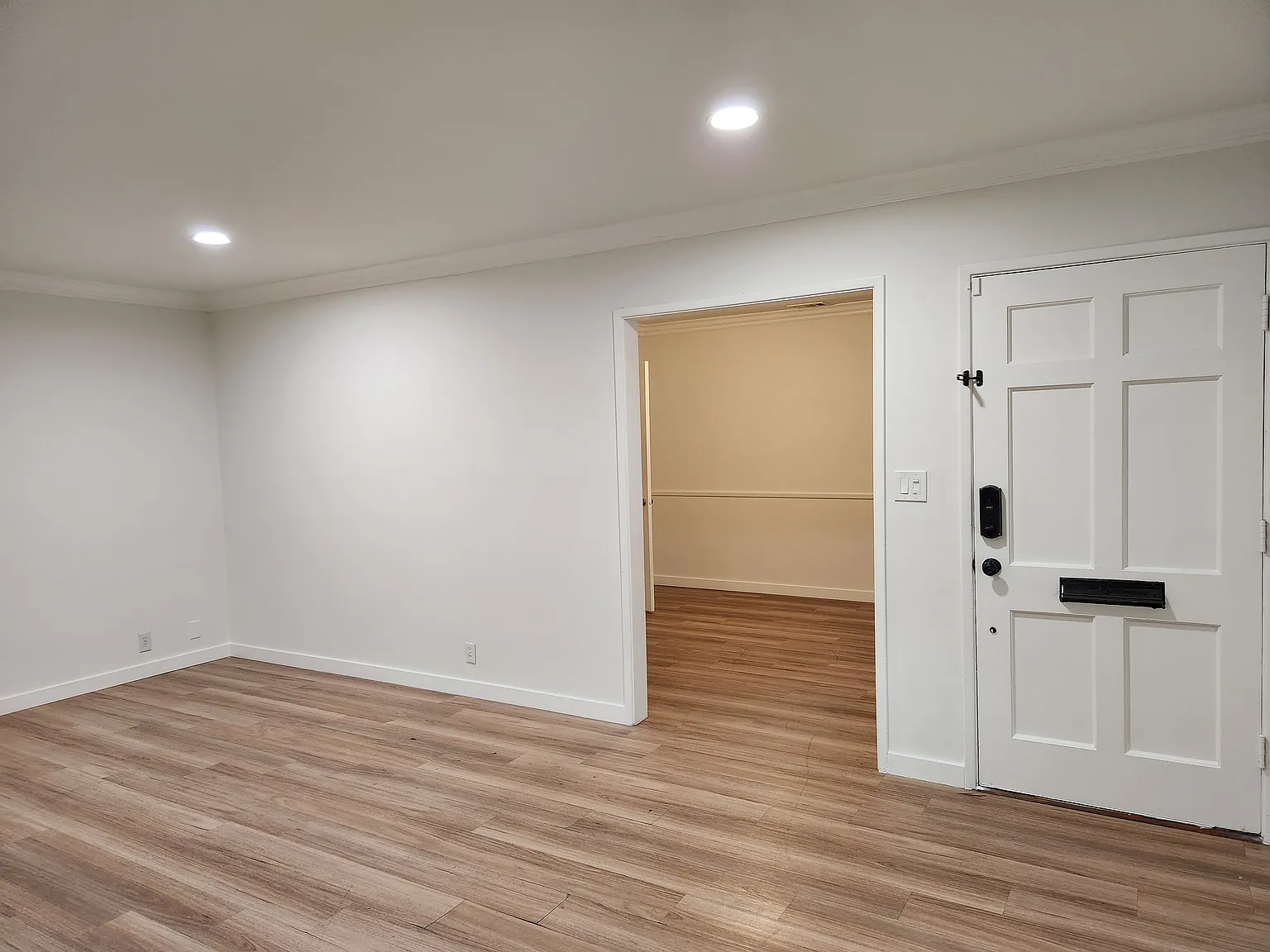 3 bed, 1.5 bath, 1391 sqft, $4,395 — Photo 4