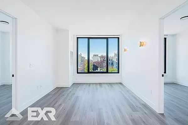 Rented by EXR | media 22