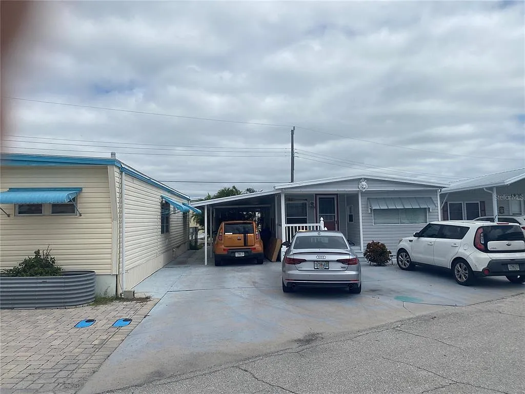 2 bed, 1.0 bath, 780 sqft, $1,400 — Photo 1