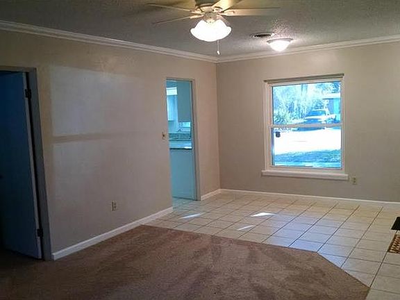 4th image of 2208 Diamond Dr