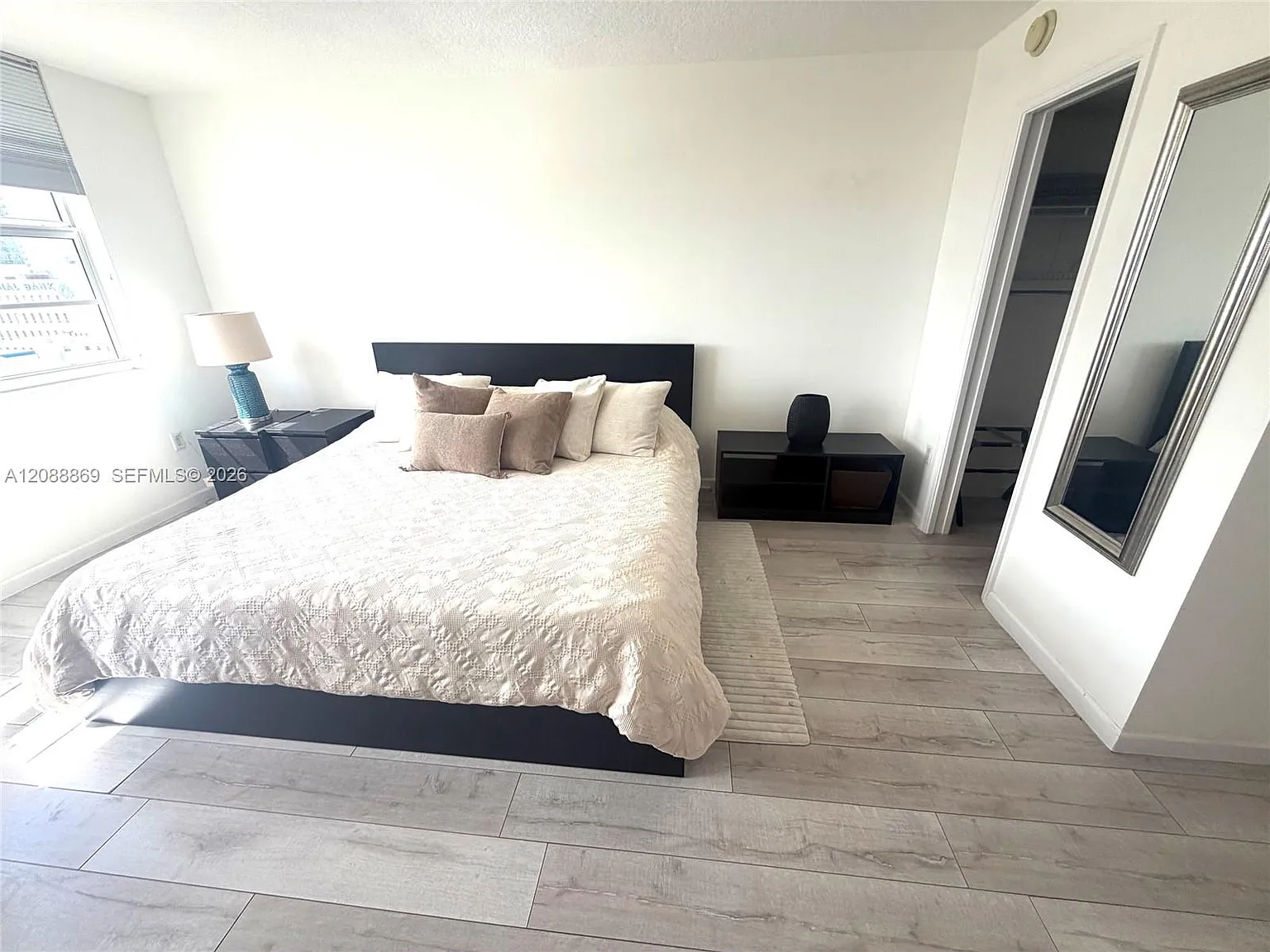 The Collins Condo — Photo 4