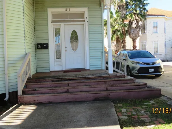 811 28th St #A, Galveston, TX 77550