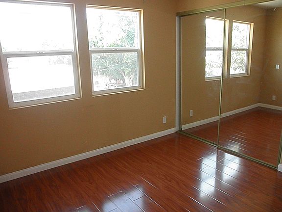 5th image of 918 S Sheridan St #B
