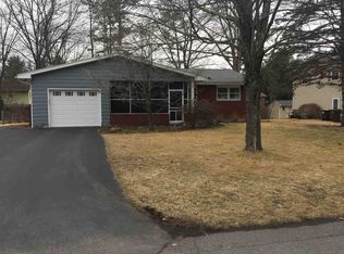 5 Scotchpine Dr, Voorheesville, NY 12186