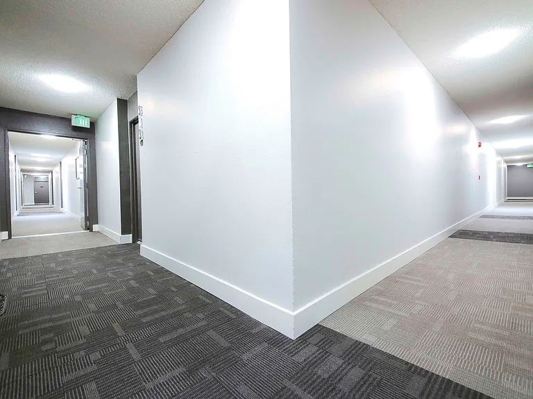 Sterling Court Apartments — Photo 5