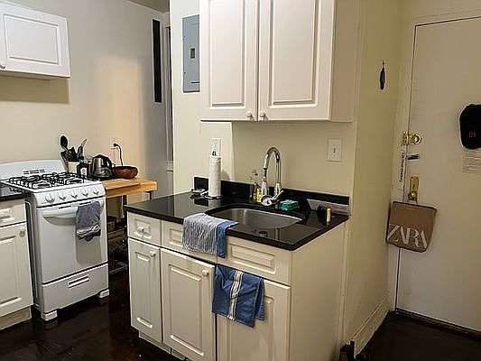 5th image of 112 W Houston St APT 3B