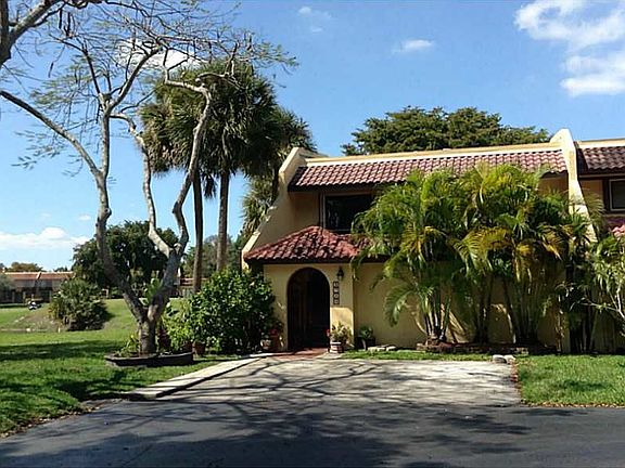 3rd image of 3720 Alcantara Ave