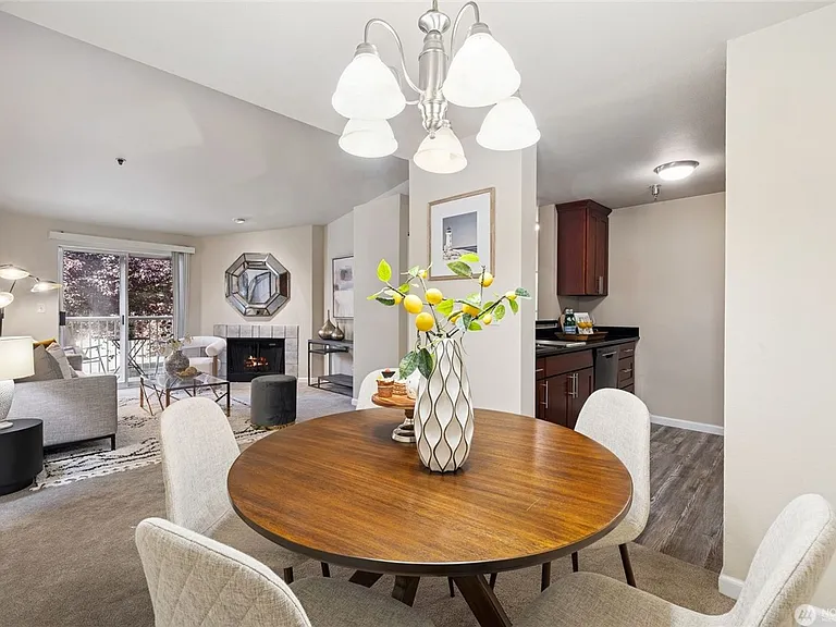 975 Aberdeen Ave NE #E301 — Photo 7