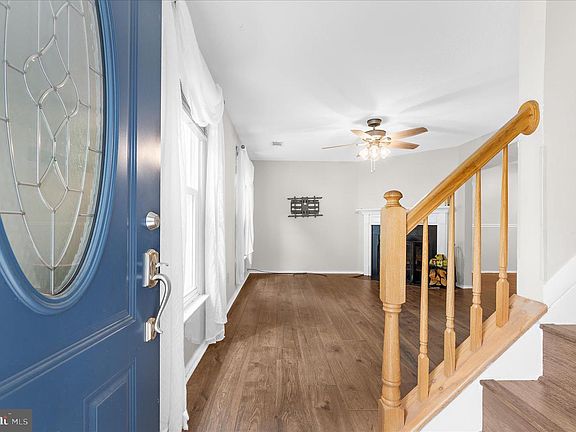 4th image of 8085 Castle Rock Ct