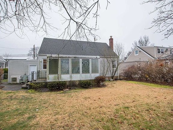 2nd image of 44 W Zoranne Dr