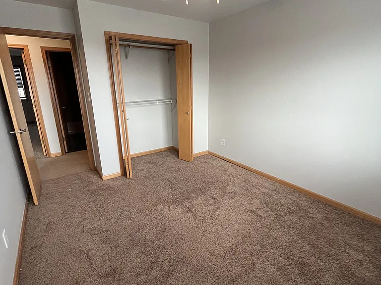 925 W 89th Pl — Photo 7