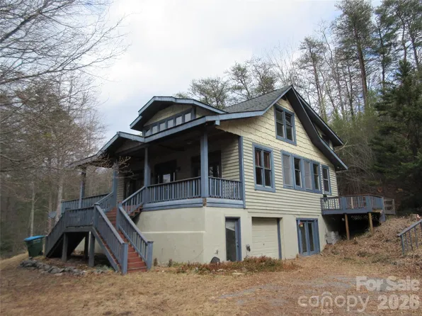 373 Shumont Rd, Black Mountain, NC 28711