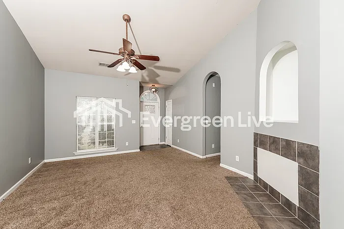 3 bed, 2.0 bath, 1769 sqft, $1,745 — Photo 4