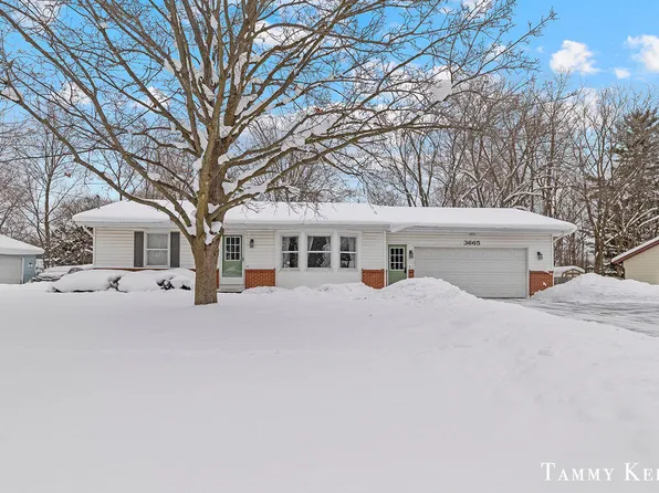 3665 Remembrance Rd NW, Grand Rapids, MI 49534