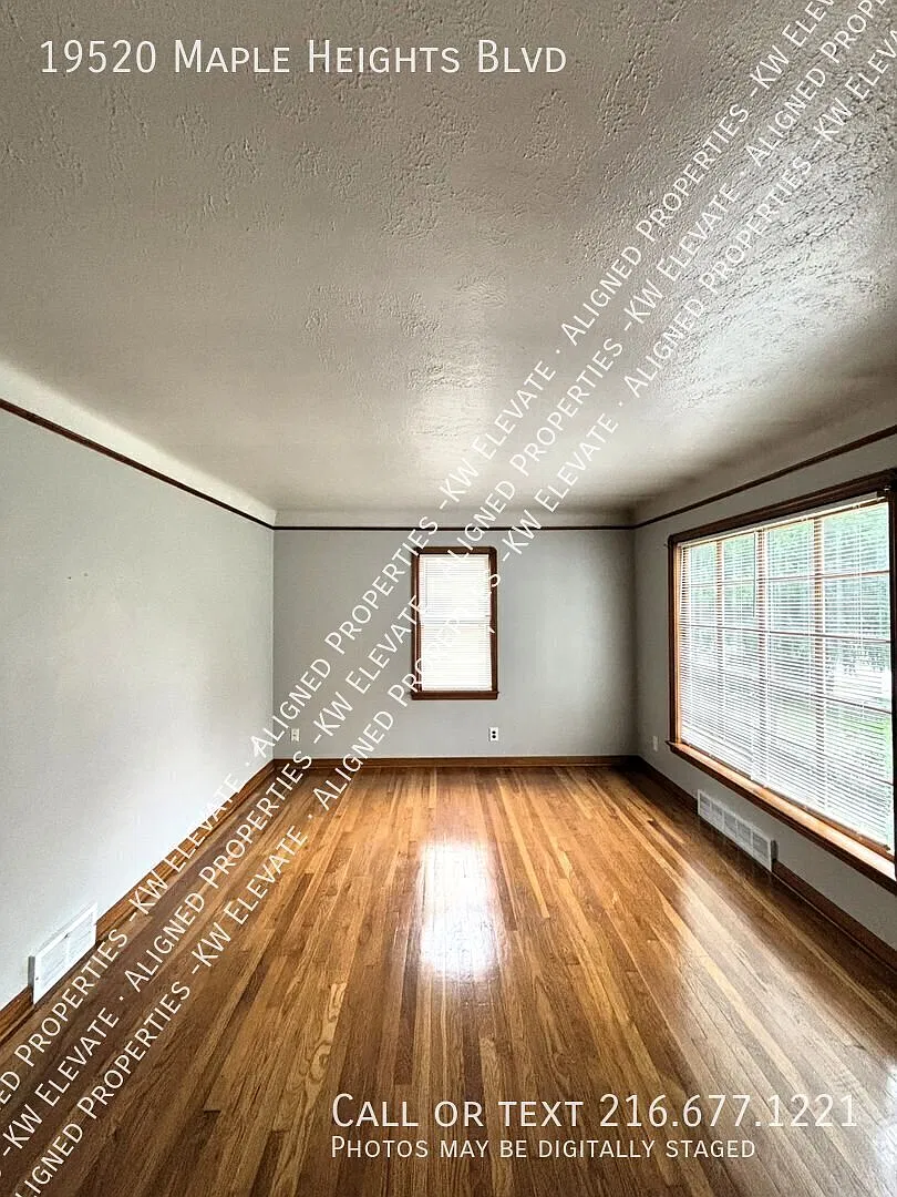 Inviting 3Bedroom Home in Maple Heights! — Photo 4