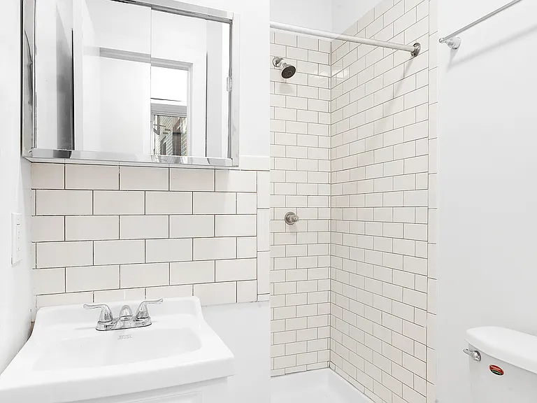 412 E 9th St #8 — Photo 7