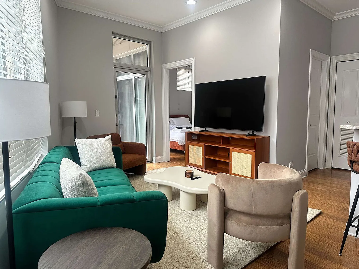 2 bed, 2.0 bath, 1291 sqft, $5,558 — Photo 4