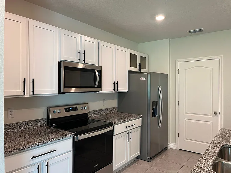 3031 Staten Dr — Photo 10