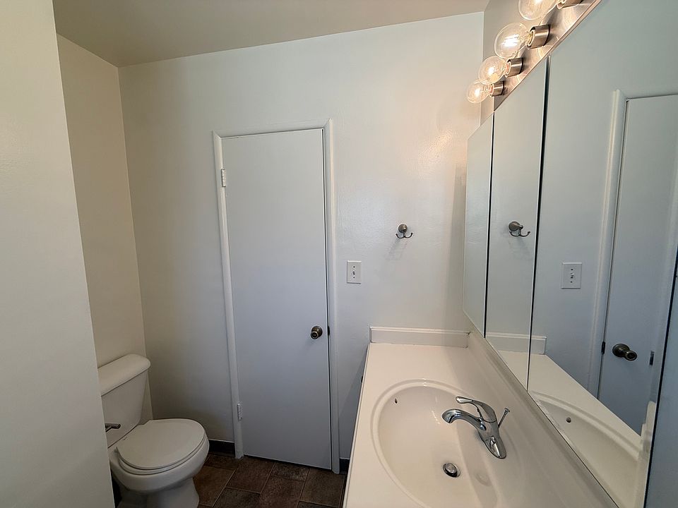 1st image of 554 S Barranca Ave #6