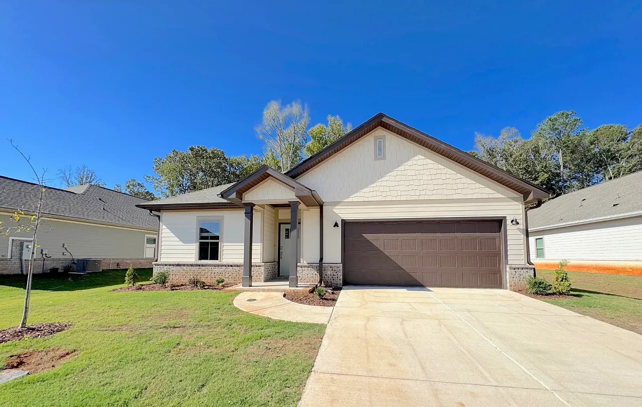 Greenleaf Drive — Photo 1