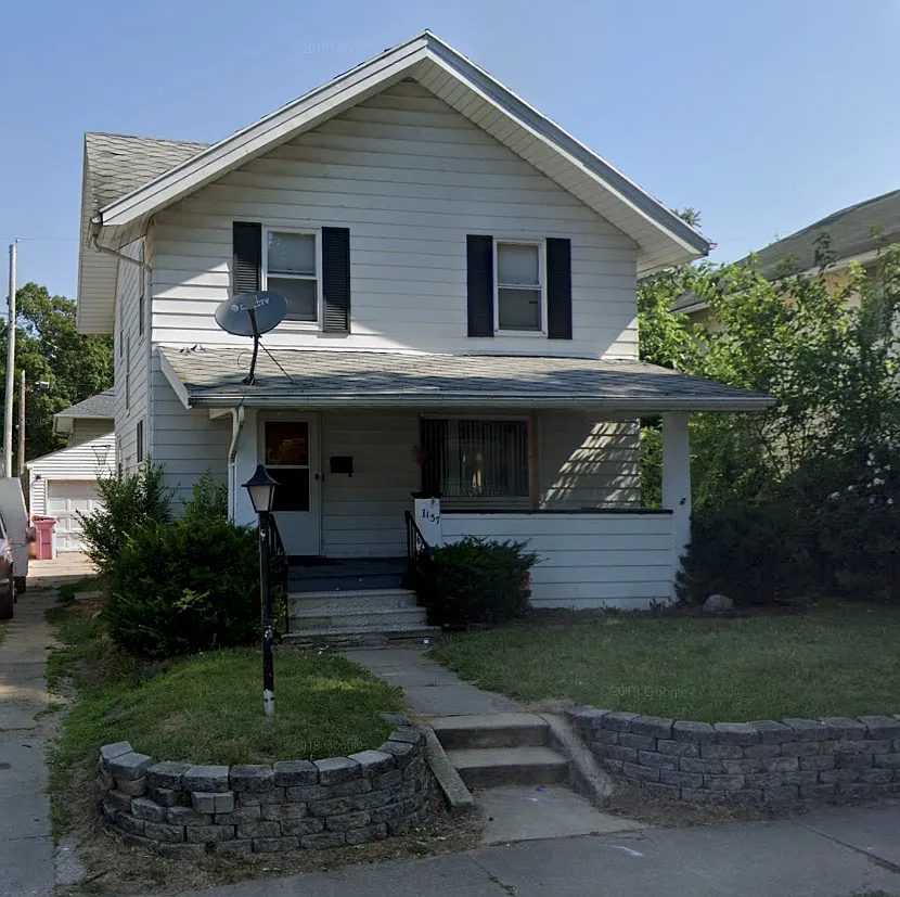 1137 Milton St photo 1