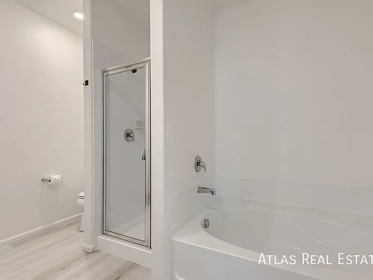 987 Cascade Falls St — Photo 10