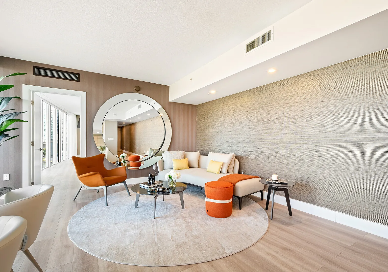 Luxury apartment with an exclusive design for rent in Brickell — Photo 2
