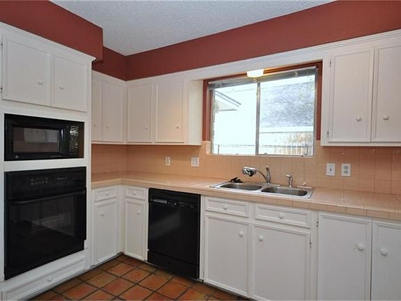 2nd image of 319 Big Hollow Ln